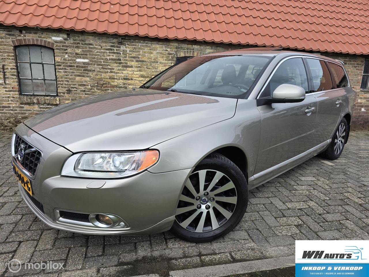 Volvo V70 - 3.0 T6 AWD Summum luxe uitvoering! - AutoWereld.nl