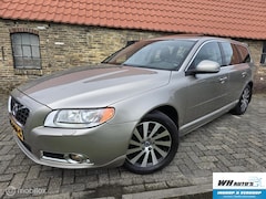 Volvo V70 - 3.0 T6 AWD Summum luxe uitvoering
