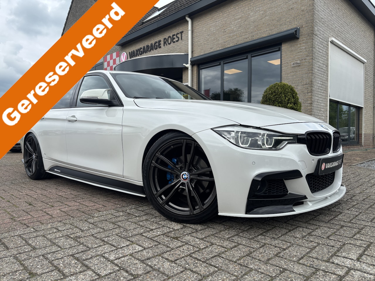 BMW 3-serie - 328i xDrive M Sport Automaat Leder / Full LED / Spoilers - AutoWereld.nl