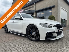 BMW 3-serie - 328i xDrive M Sport Automaat Leder / Full LED / Spoilers