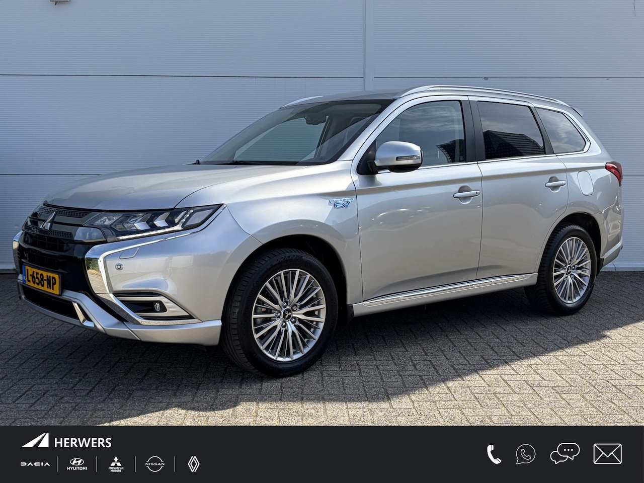 Mitsubishi Outlander - 2.4 PHEV Intense / Trekhaak ( 1500 kg ) / Apple Carplay/Android Auto / Cruise control / - AutoWereld.nl