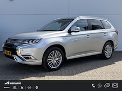 Mitsubishi Outlander - 2.4 PHEV Intense / Trekhaak ( 1500 kg ) / Apple Carplay/Android Auto / Cruise control /