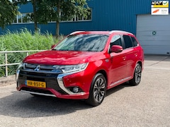 Mitsubishi Outlander - 2.0 PHEV instyle Facelift Navi camera 98.350 KM NAP