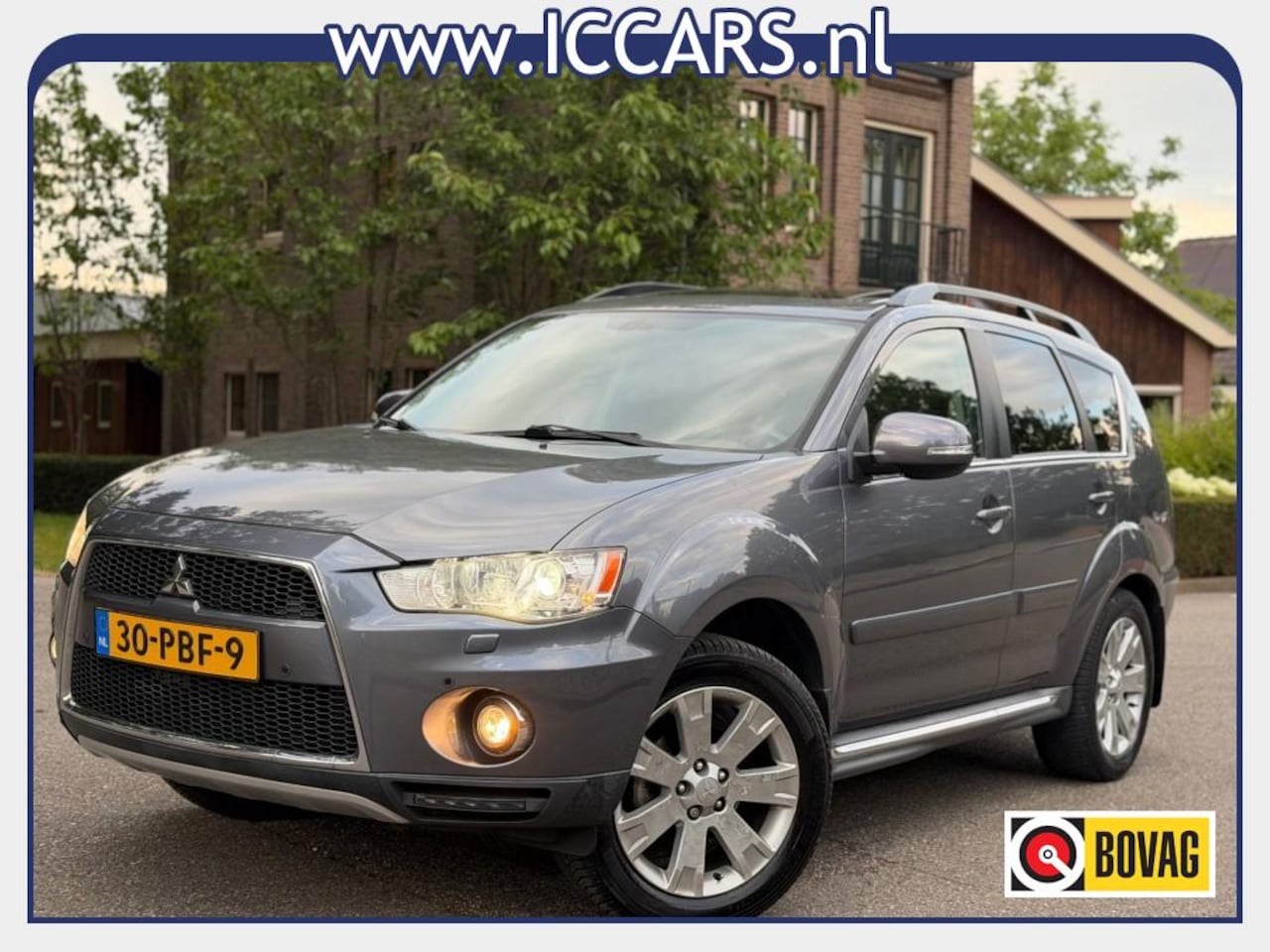 Mitsubishi Outlander - 2.4 Intense 4x4 Automaat - 7 persoons - dakje !!! - AutoWereld.nl
