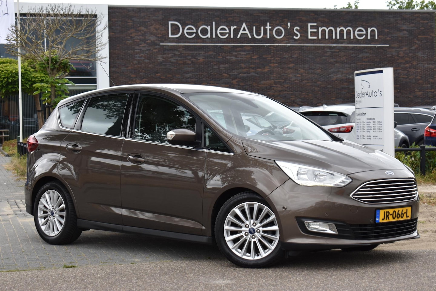 Ford C-Max - 125PK Titanium ECC LMV NAVI TREKHAAK - AutoWereld.nl