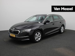 Skoda Octavia Combi - 2.0 TDI AUTOMAAT | ELEKTRISCHE TREKHAAK | PARAPLU | LED | NAVIGATIE | APPLE CARPLAY | PDC