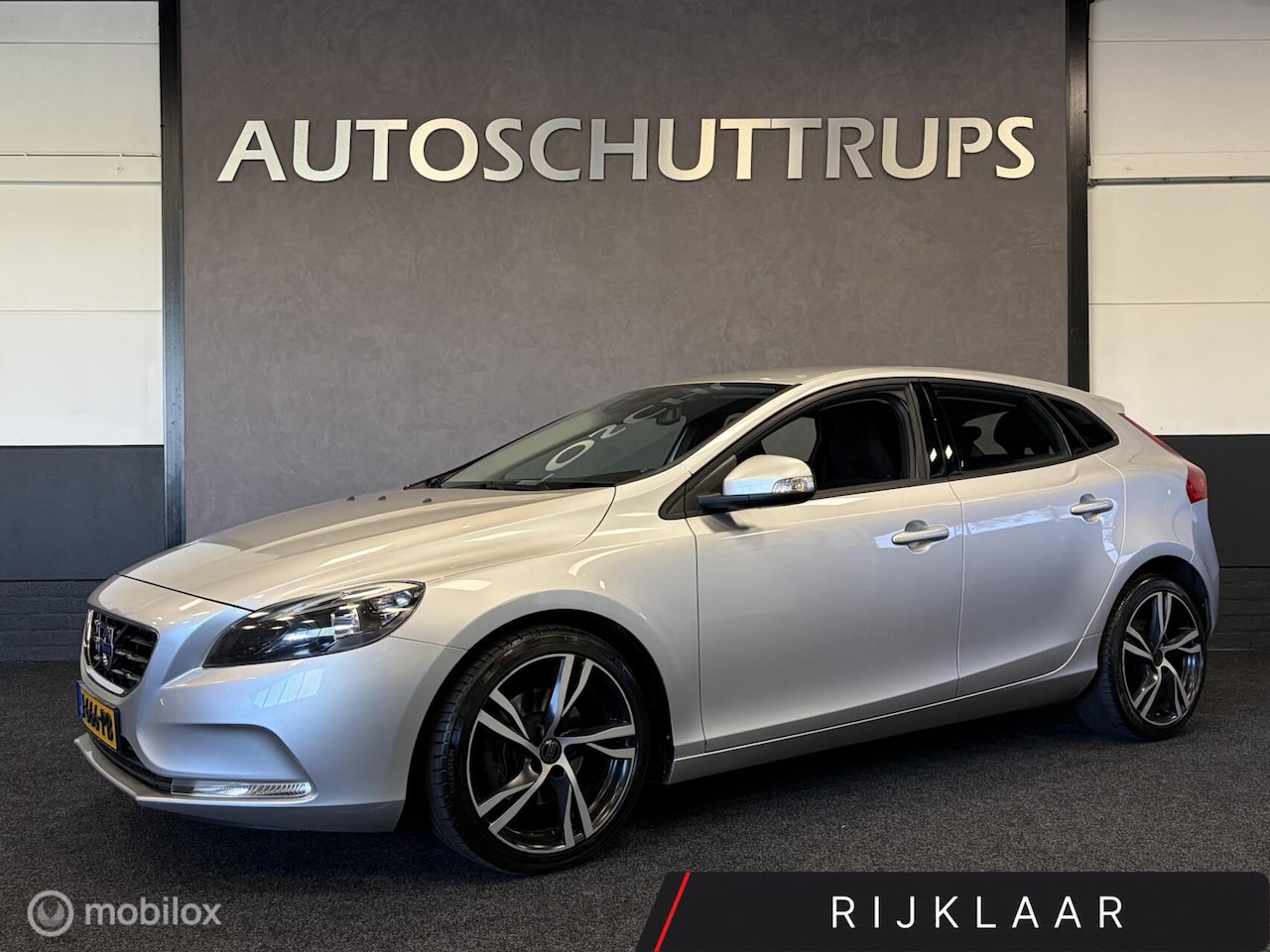 Volvo V40 - 1.6 T2 Momentum LMV / NAVI / AIRCO / CRUISE / NETTE AUTO - AutoWereld.nl