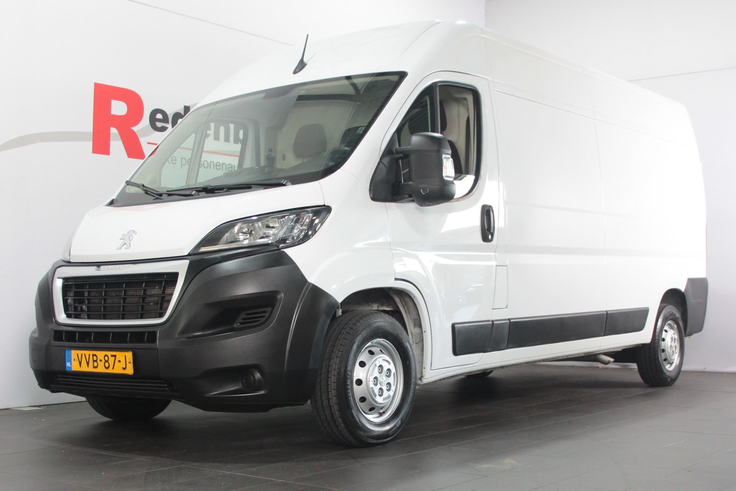 Peugeot Boxer - 2.2 BlueHDi 140 L3H2 3.3t - Airco / Camera / Cruise / BT - AutoWereld.nl