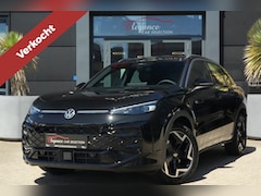 Volkswagen T-Roc - 1.5 eTsi R-Line Edition 150pk Navigatie/Stoelverwarming/Camera