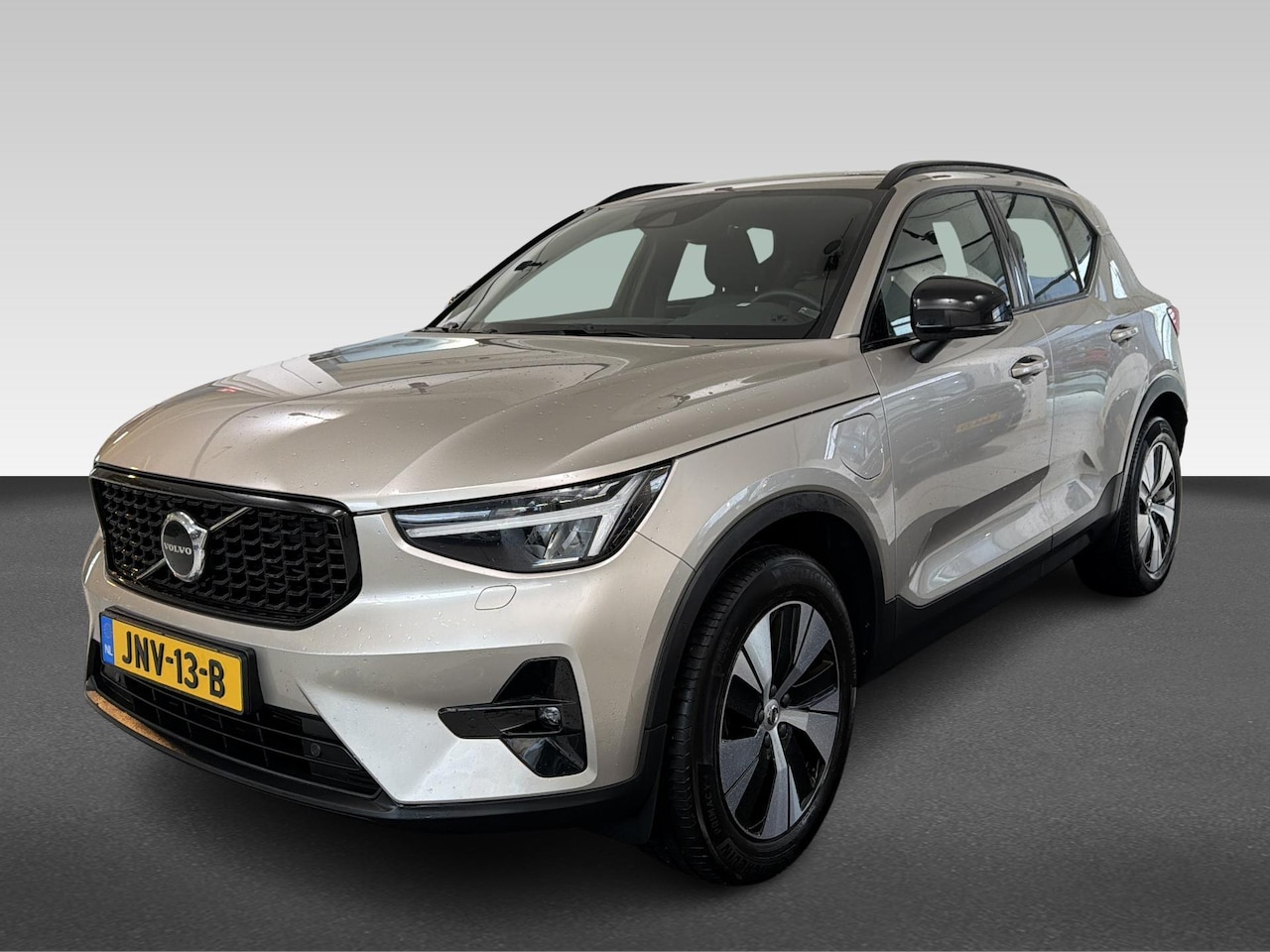 Volvo XC40 - T4 Plug-In Hybrid 211pk Aut Plus Dark | Camera | PDC V+A | Stoel -en Stuurverwarming | Ap - AutoWereld.nl
