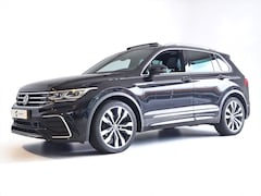 Volkswagen Tiguan - 1.5 TSI R-Line Business+ PANO IQ LIGHT SFEERVERLICHTING CAMERA VIRTUAL TREKHAAK