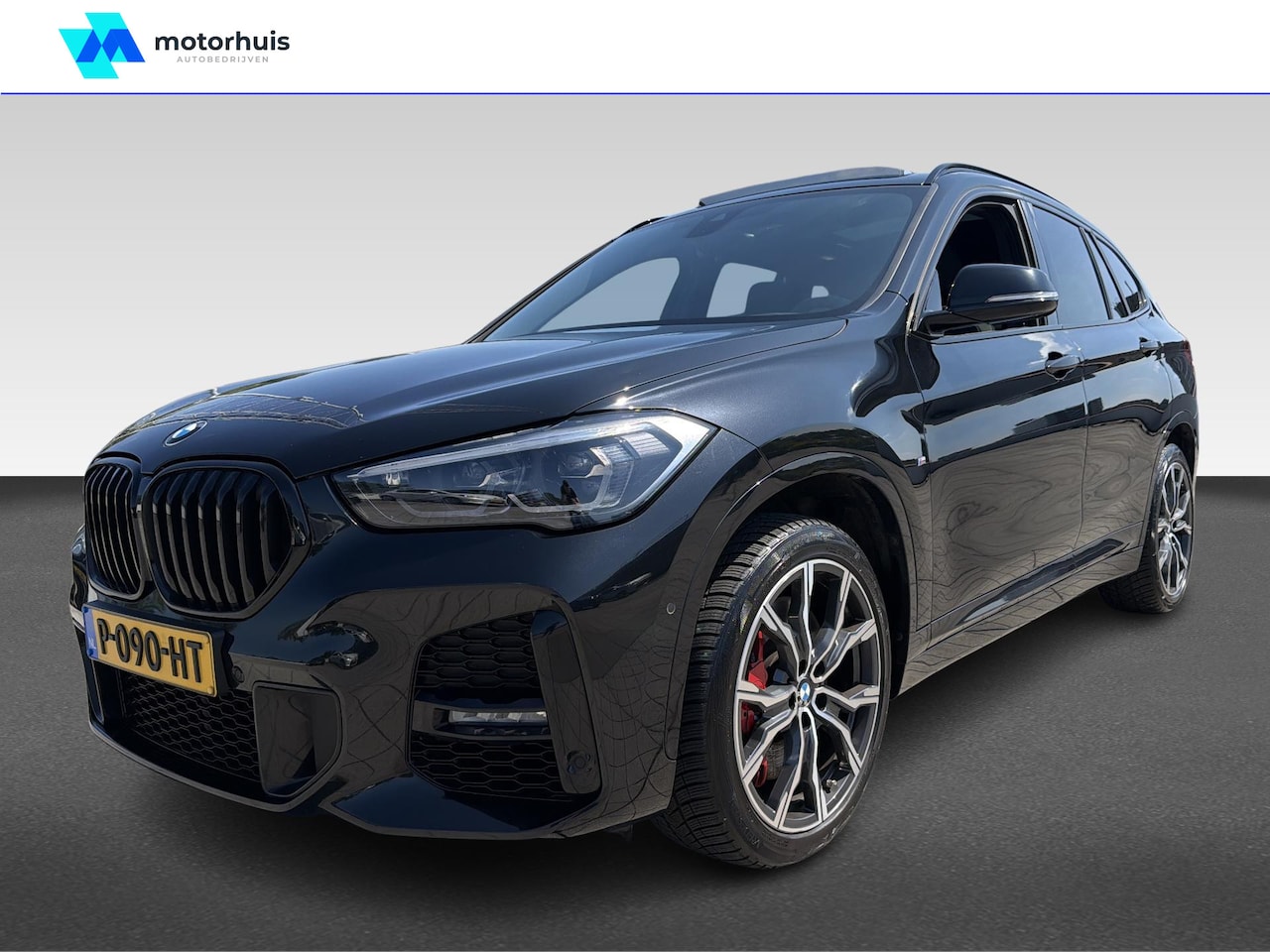 BMW X1 - sDrive20i Business Edition Plus | Achterbank verstelbaar | Achteruitrijcamera | Bluetooth - AutoWereld.nl