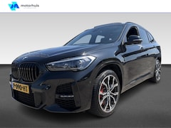 BMW X1 - sDrive20i Business Edition Plus | Achterbank verstelbaar | Achteruitrijcamera | Bluetooth