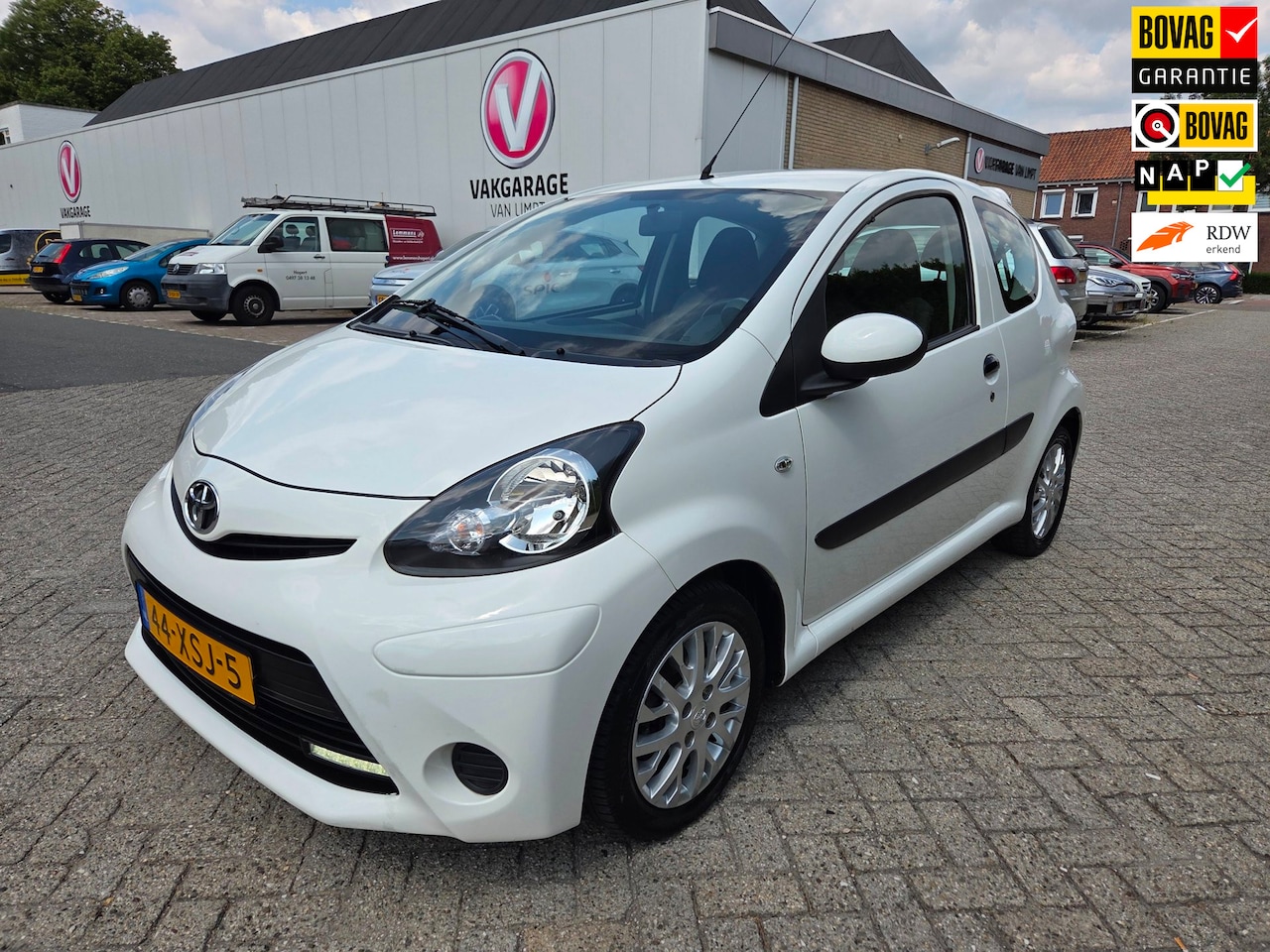 Toyota Aygo - 1.0 VVT-i Aspiration Navigator| Airco | LM-velgen - AutoWereld.nl