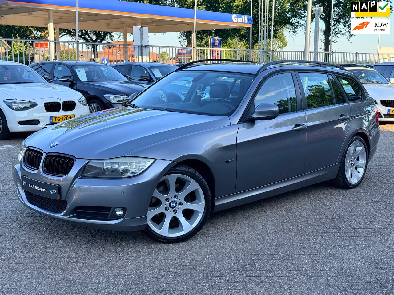 BMW 3-serie Touring - 318i Business Line|Ketting vervangen|Groot Navi|Leder|Climate control|Cruise control|18 in - AutoWereld.nl