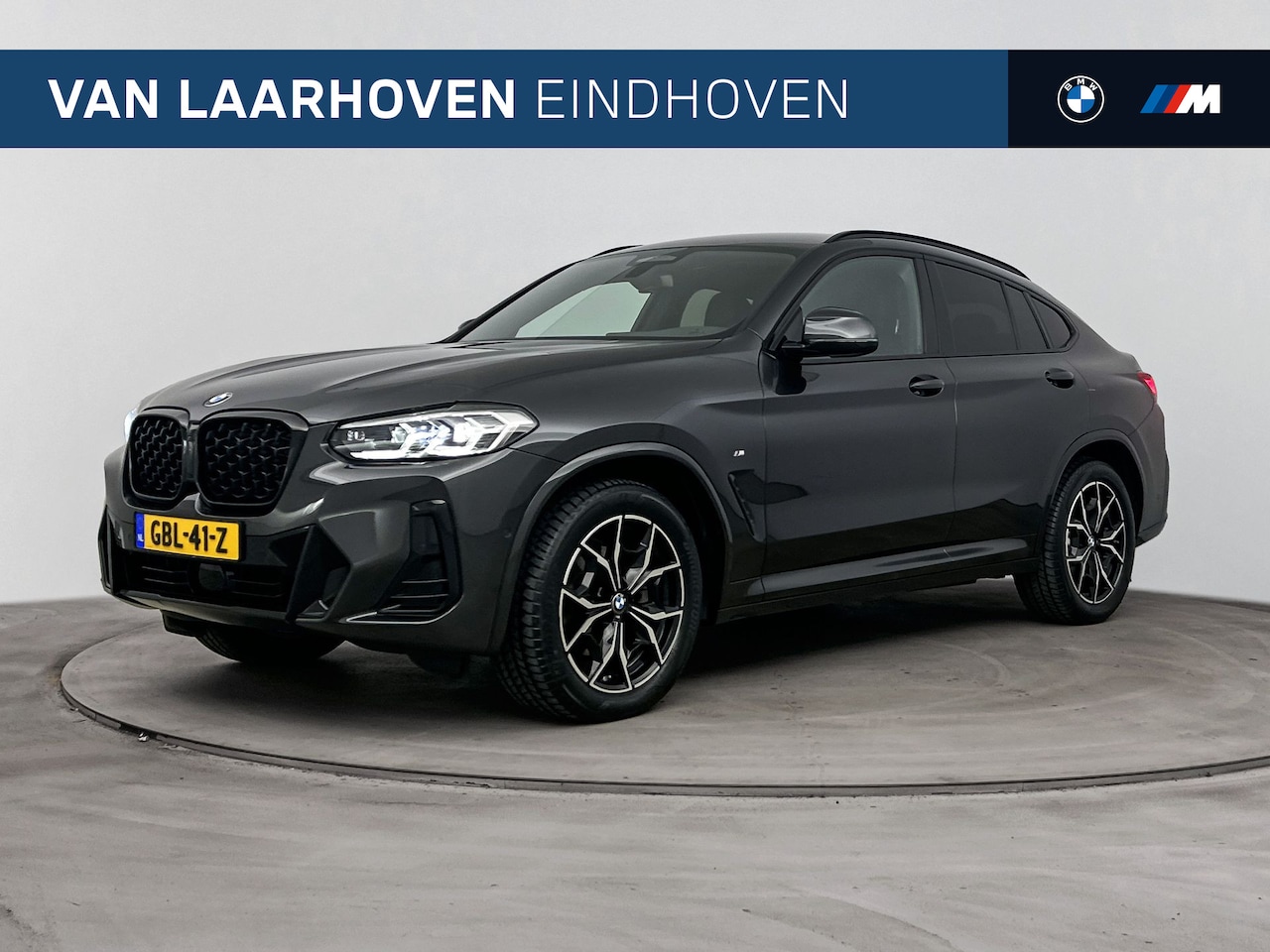BMW X4 - xDrive20i M Sport Automaat / Sportstoelen / Achteruitrijcamera / Adaptieve LED / Stoelverw - AutoWereld.nl