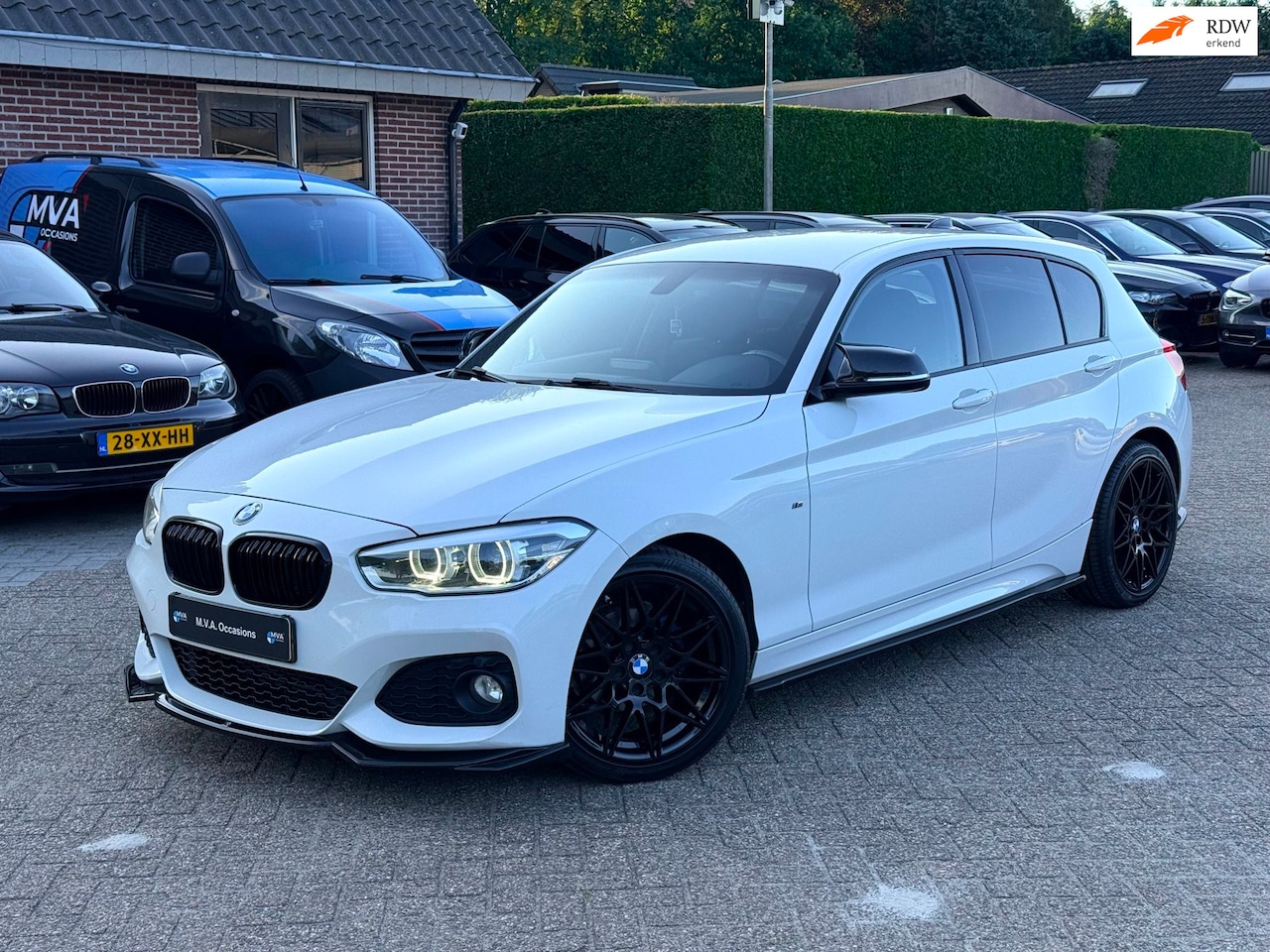 BMW 1-serie - 116i M Sport|Maxton Design|Navigatie|Led|18 inch M|Nette staat... - AutoWereld.nl