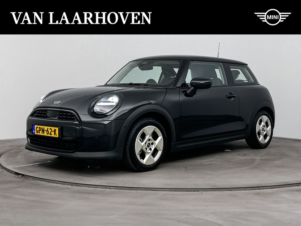 MINI 3-Deurs - Hatchback Cooper C Essential Automaat / LED / Parking Assistant / Driving Assistant - AutoWereld.nl