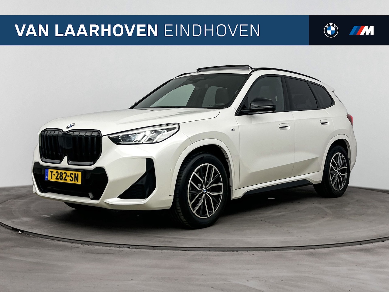 BMW X1 - sDrive20i M Sport Automaat / Panoramadak / Sportstoelen / Achteruitrijcamera / Getint glas - AutoWereld.nl