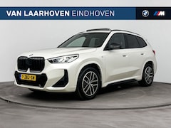 BMW X1 - sDrive20i M Sport Automaat / Panoramadak / Sportstoelen / Achteruitrijcamera / Getint glas