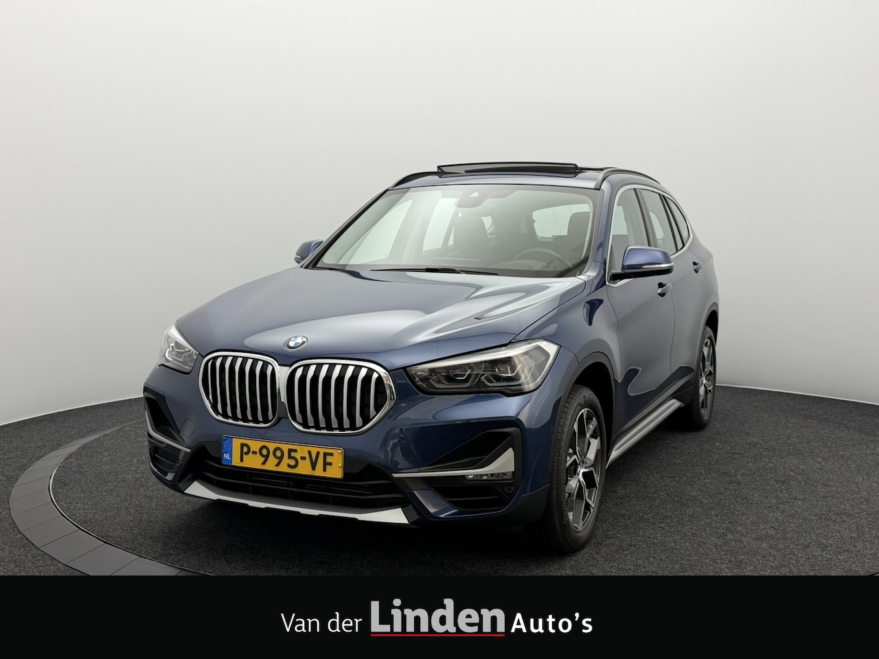 BMW X1 - sDrive20i 179PK Business Edition Plus | Panoramadak | Head-Up Display | Stoelverwarming - AutoWereld.nl