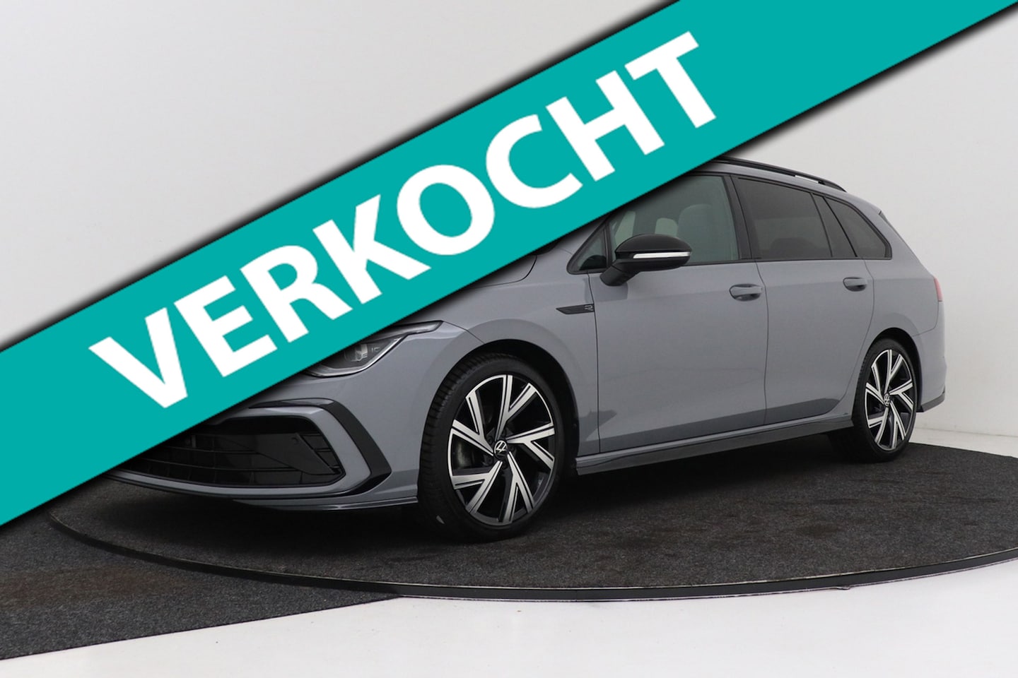 Volkswagen Golf Variant - 1.5 eTSI R-Line Business+ | 3-zone climate | Panoramadak | Adapt. Cruise | CarPlay | Virtu - AutoWereld.nl