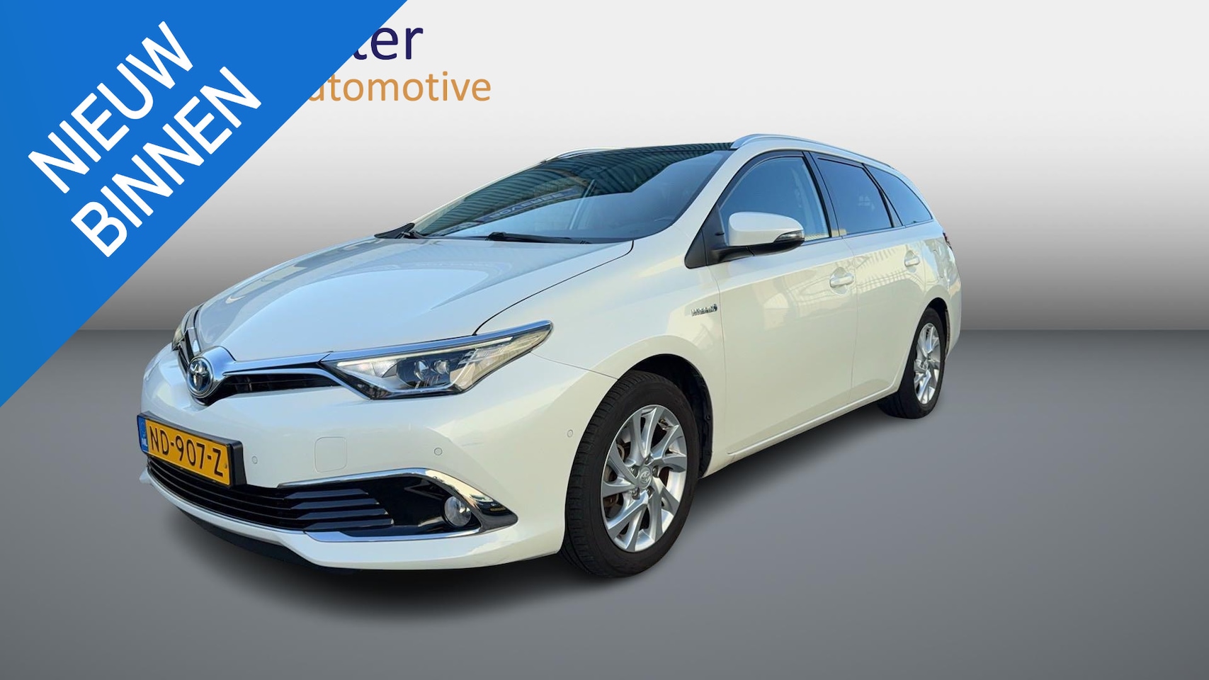Toyota Auris Touring Sports - 1.8 Hybrid Lease pro TREKHAAK PANODAK Volledig Dealer Onderhouden. - AutoWereld.nl