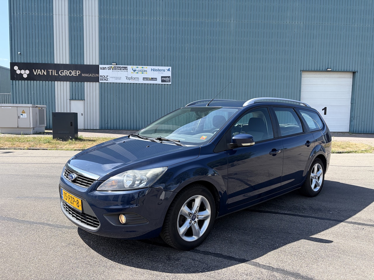 Ford Focus Wagon - 1.6-16V Comfort 101 PK. Als nieuw rijdende auto van de tweede eigenaar !!! Airco werkt goe - AutoWereld.nl