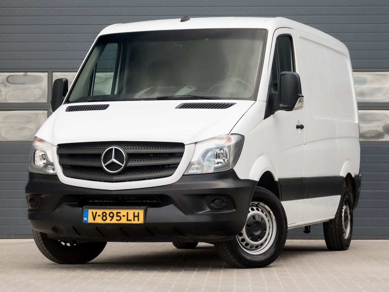 Mercedes-Benz Sprinter - 211 2.2 CDI 325 HD Automaat (CAMERA, AIRCO, ELEK RAMEN, NIEUWE APK, NIEUWSTAAT) - AutoWereld.nl