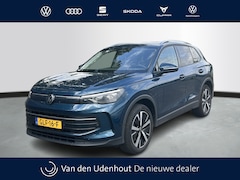 Volkswagen Tiguan - 1.5 eHybrid 204pk Life Edition Navigatie