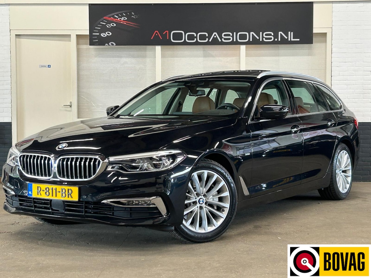 BMW 5-serie Touring - 530i xDrive High Executive PANO + LEDER - AutoWereld.nl