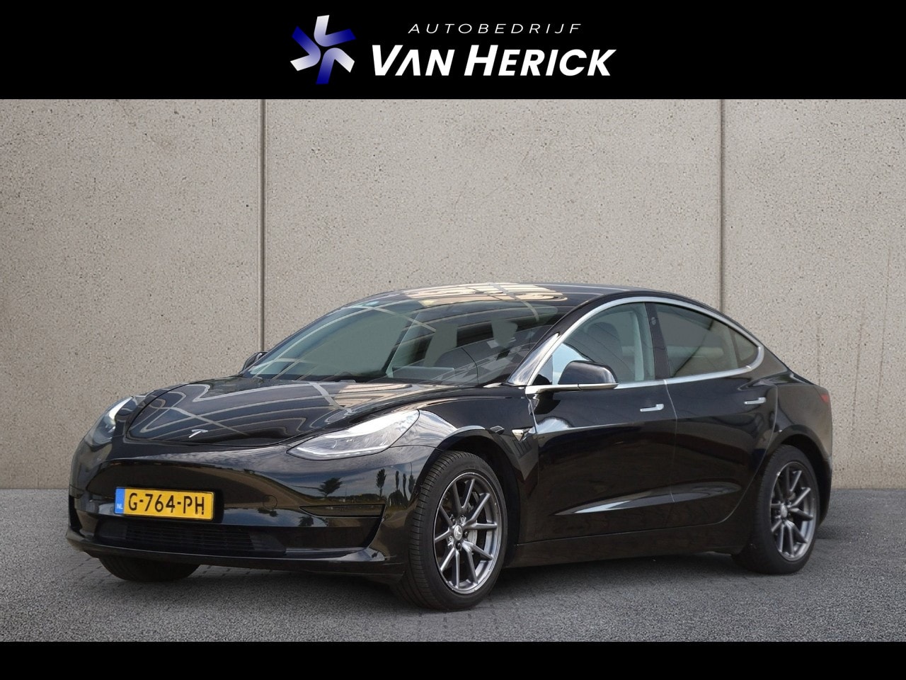 Tesla Model 3 - Standard RWD Plus 60 kWh | Panoramadak | Trekhaak - AutoWereld.nl