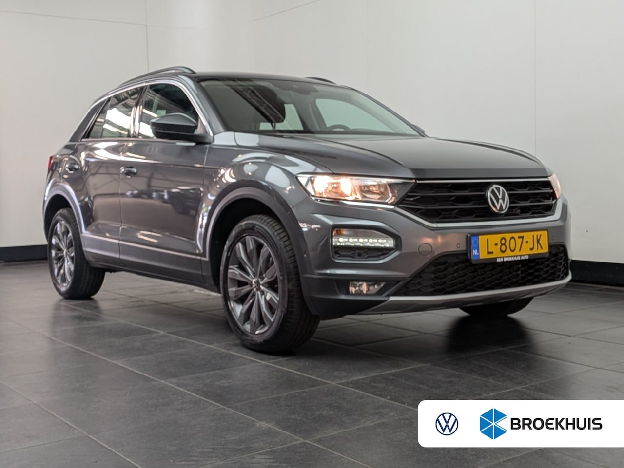 Volkswagen T-Roc - 1.5 TSI Style 150PK | NAVIGATIE | ADAPT. CRUISE | ELEKT. SPIEGELS | DAB+ | BLUETOOTH - AutoWereld.nl