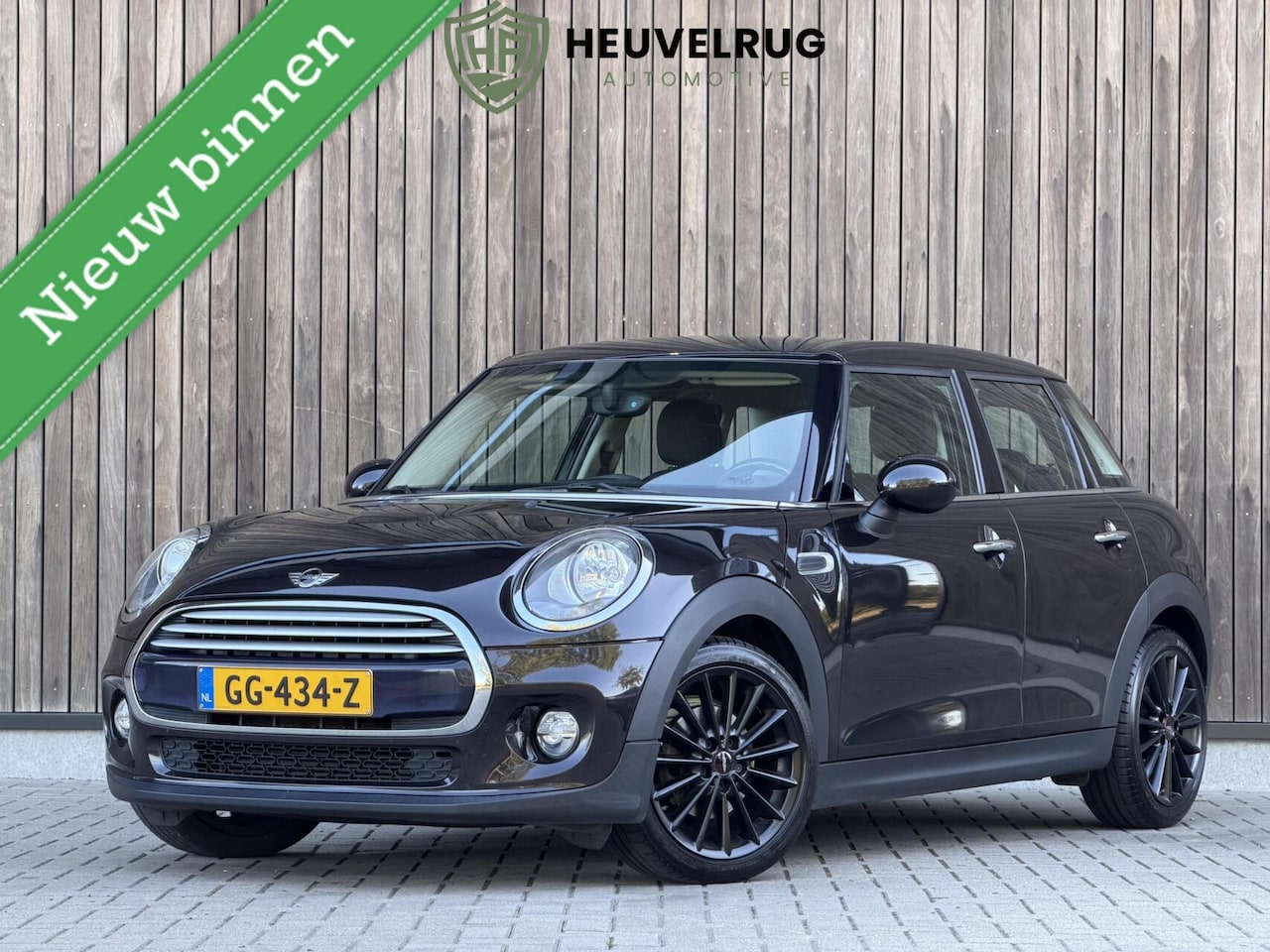 MINI 5-Deurs - 1.5 Cooper Business - AutoWereld.nl