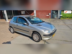 Peugeot 206 - 1.4 One-line jaar apk nette auto