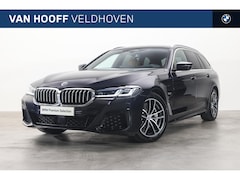 BMW 5-serie Touring - 530e xDrive M Sport Automaat / Trekhaak / Sportstoelen / Laserlight / Achteruitrijcamera /