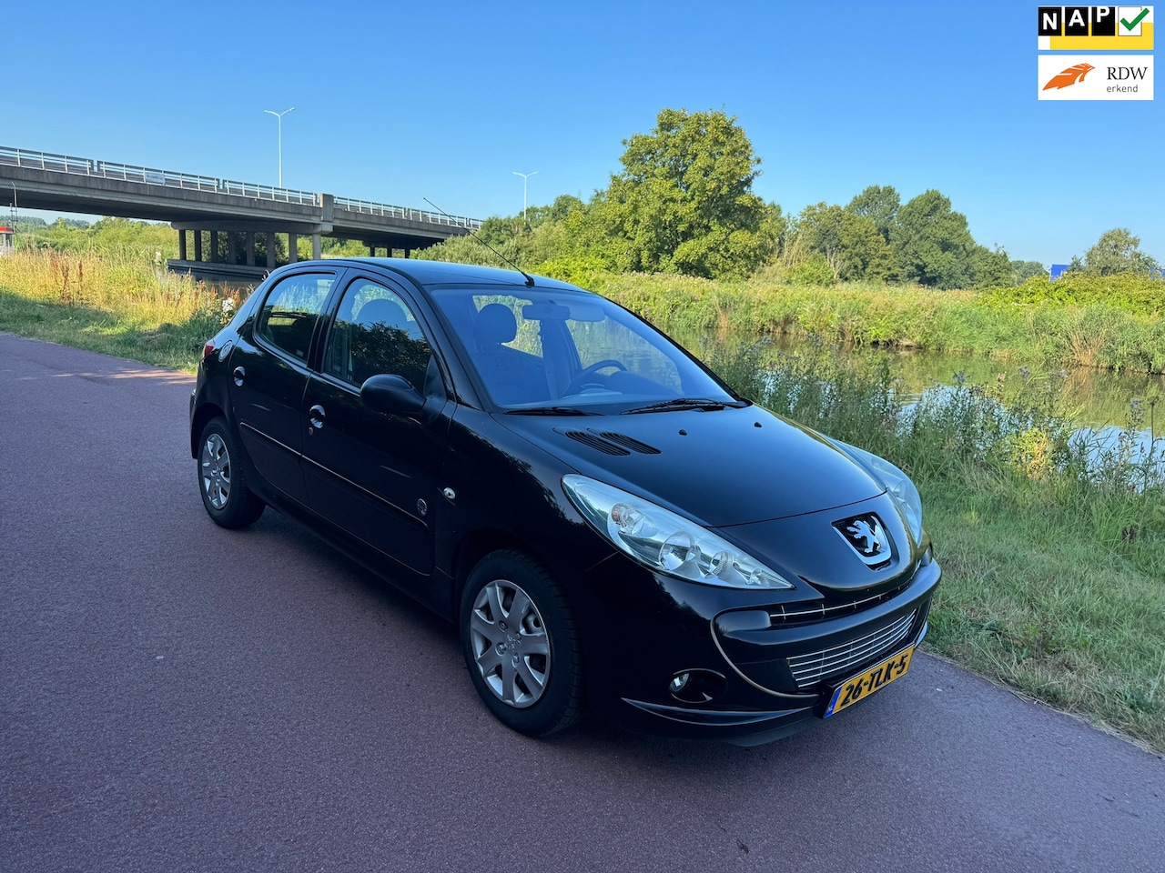 Peugeot 206 - 1.4 Urban Move |Dis=V.V|NW APK|Luxe| - AutoWereld.nl