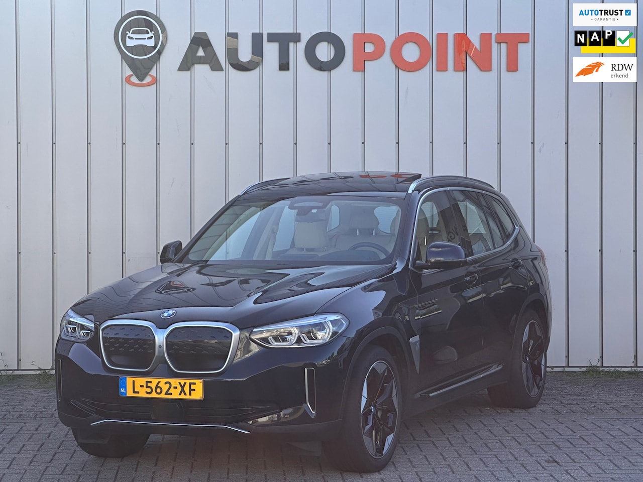 BMW iX3 - High Executive 80 kWh SOH 96% Harman Kardon PANO/HEAD-UP DISPLAY LEER/MEMORY STOELEN - AutoWereld.nl