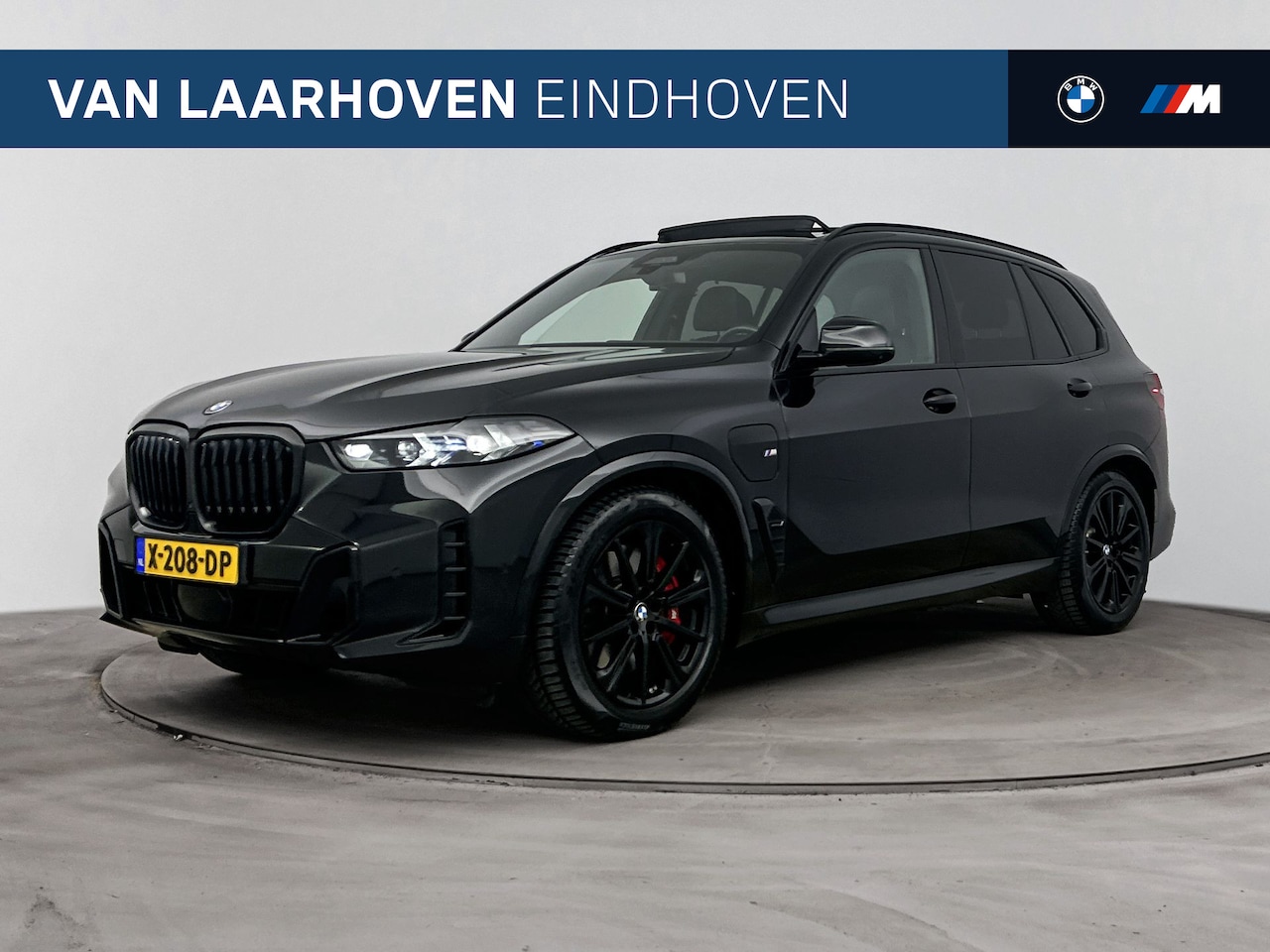 BMW X5 - xDrive50e M Sport Automaat / Panoramadak / Comfortstoelen / Comfort Access / Adaptieve LED - AutoWereld.nl