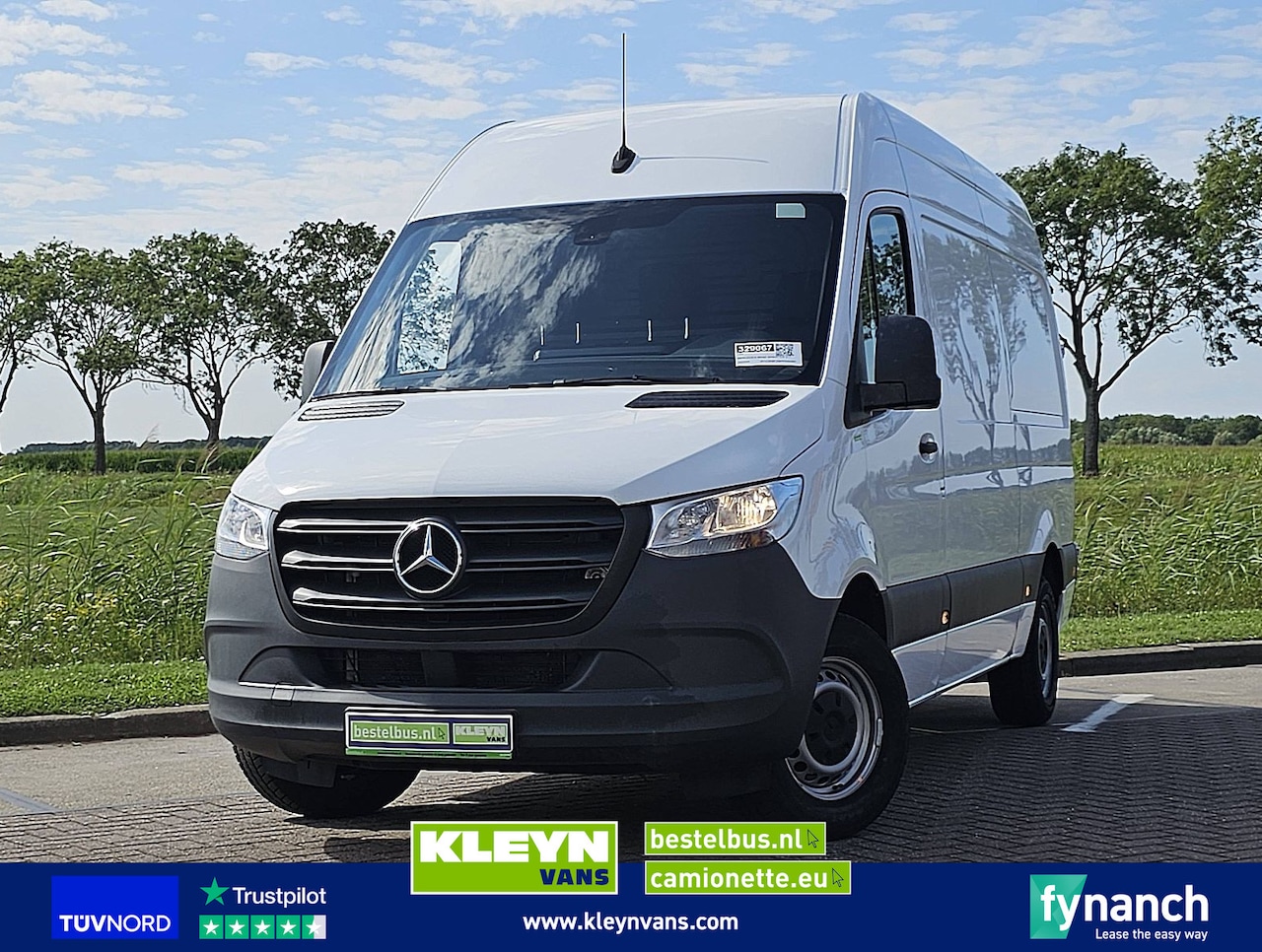 Mercedes-Benz Sprinter - 317 L2H2 Navi Mbux AC! - AutoWereld.nl