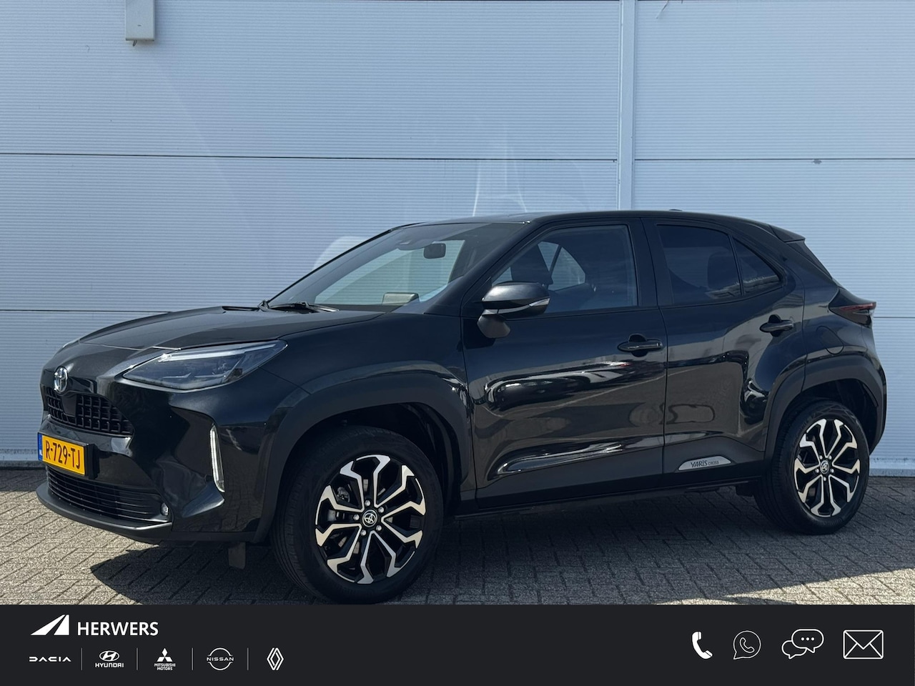 Toyota Yaris Cross - 1.5 Hybrid Dynamic / Navigatie / Apple Carplay / Achteruitrijcamera / Stuur-, Stoel en voo - AutoWereld.nl