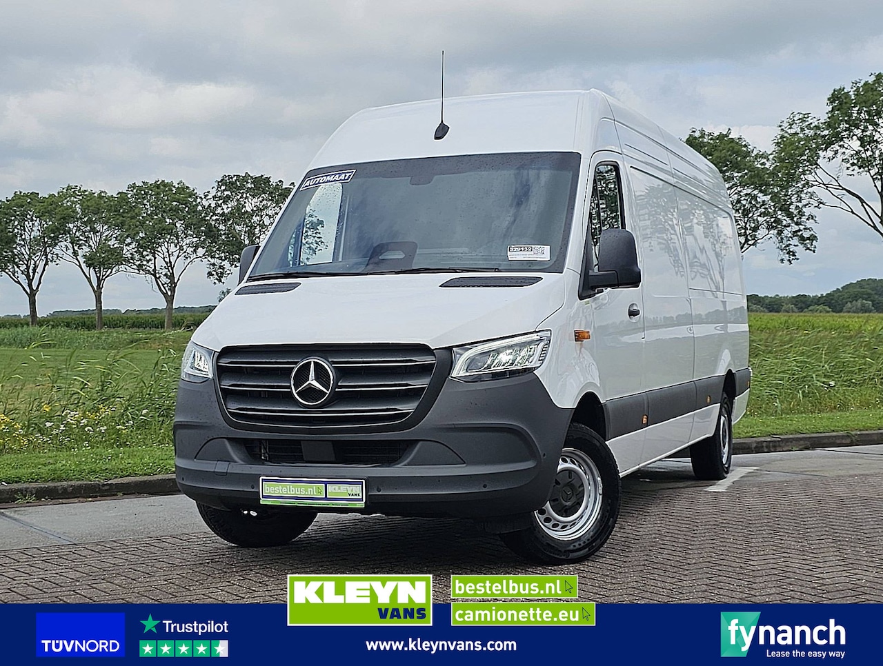Mercedes-Benz Sprinter - 317 L3H2 Maxi LED Mbux10 - AutoWereld.nl