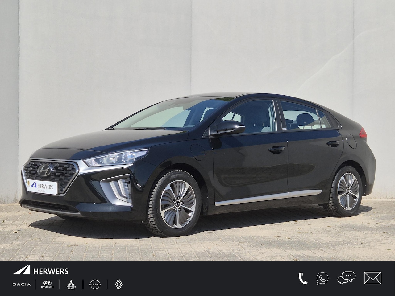 Hyundai IONIQ - 1.6 GDi PHEV Comfort / SOH 95.9% / All season banden / Stuur- & Stoelverwarming / Navigati - AutoWereld.nl