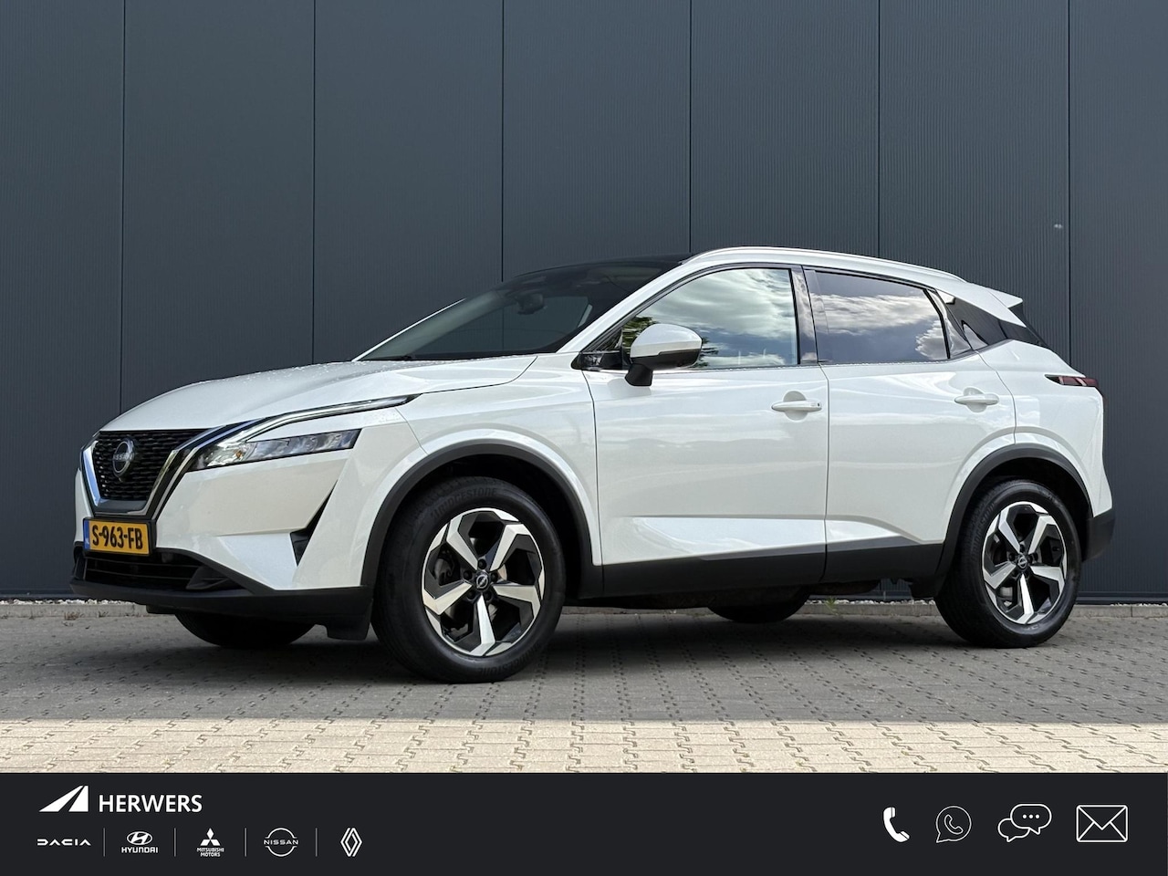 Nissan Qashqai - 1.3 MHEV N-Connecta / Panorama dak / Trekhaak 1400kg geremd / Cruise Control / Airco / All - AutoWereld.nl