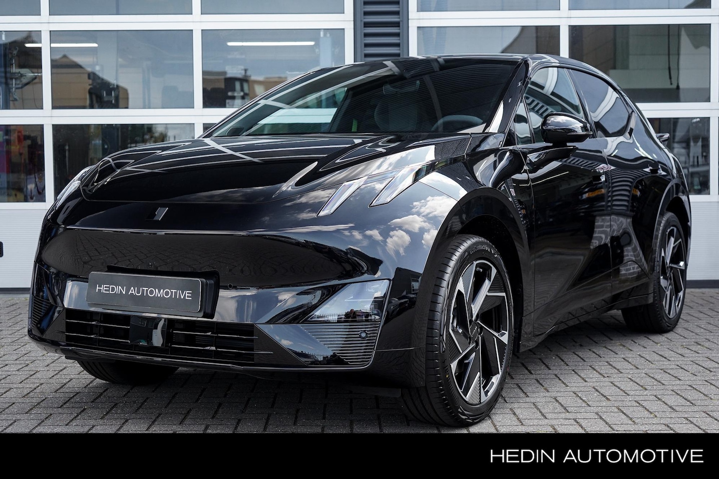 Lynk & Co 02 - More 66 kWh | Lane Assists | Elektrische Stoelen | Stuur/Stoelverwarming | Panoramischdak - AutoWereld.nl