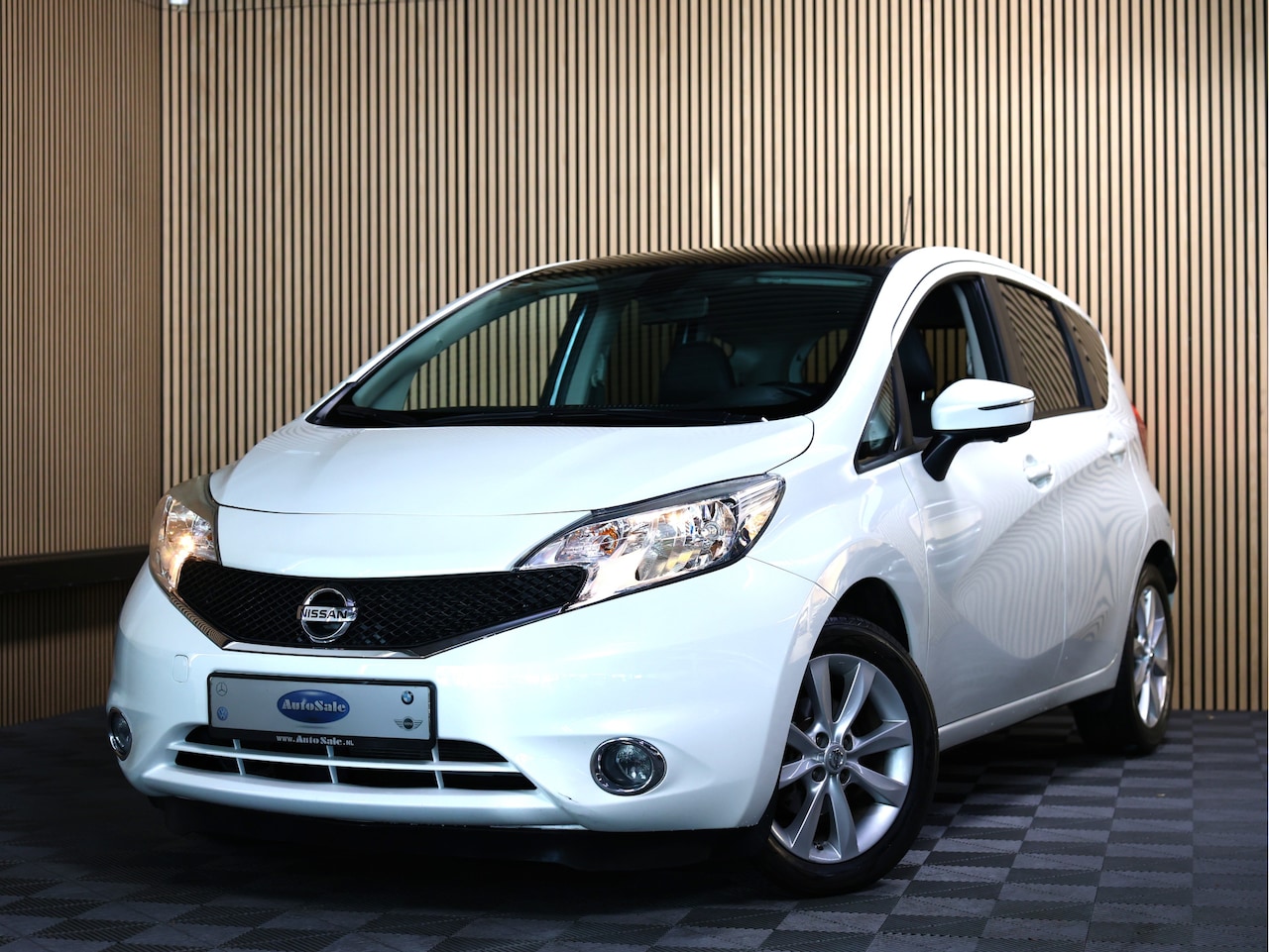 Nissan Note - 1.2 DIG-S Connect AUTOM CLIMA NAVI PANO CAMERA CRUISE KEYL START "15 - AutoWereld.nl