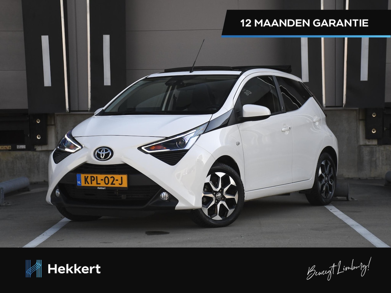 Toyota Aygo - Team D 1.0 VVT-i 72pk OPEN DAK | KEYLESS | CAMERA | DAB | APPLE-CARPLAY | CLIMA - AutoWereld.nl