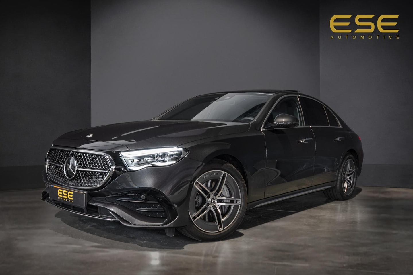 Mercedes-Benz E-klasse - 300 e AMG Line | Panorama | Memory | 360 Camera - AutoWereld.nl