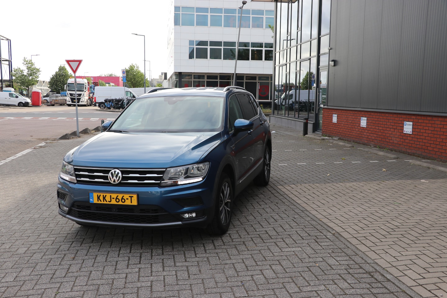 Volkswagen Tiguan Allspace - 1.5 TSI Comfortline Business 7p. 360Camera Trekhaag - AutoWereld.nl