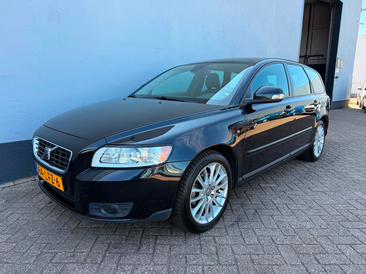 Volvo V50 - 2.0 Sport - Dealer Onderhouden - AutoWereld.nl